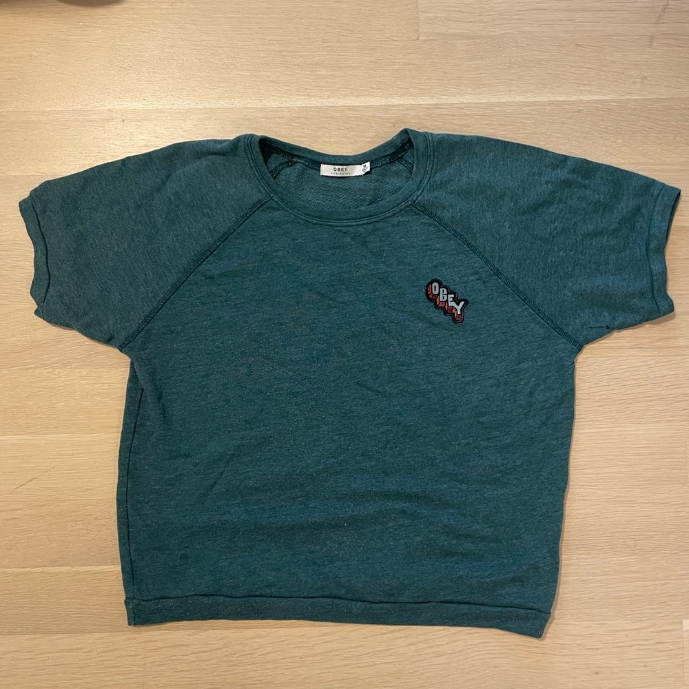 Obey short sleeve sweatshirt